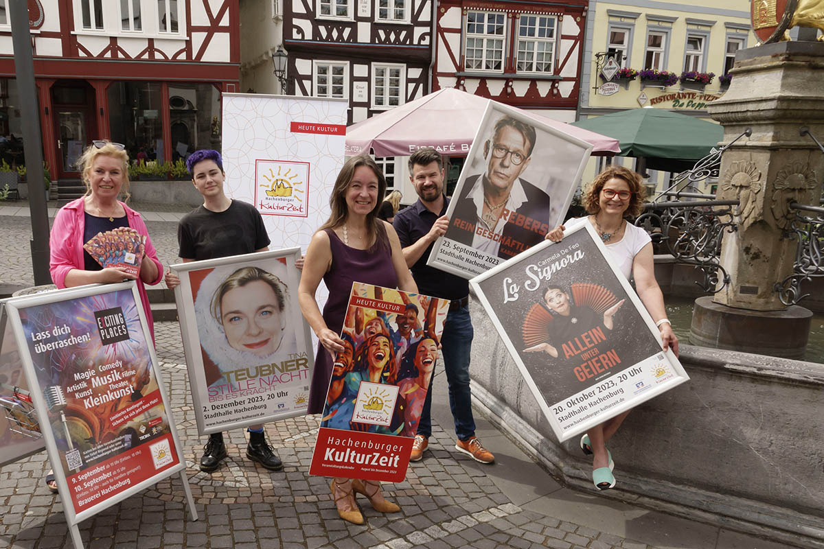 Sie prsentierten gemeinsam die Veranstaltungen vom August bis Dezember 2023. Von links: Angela Kappeller, Shelly Fuchs, Beate Macht, Stefan Leukel und Gabriele Greis. Foto: Wolfgang Tischler