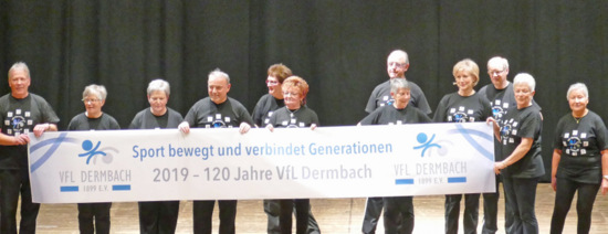 Die Frauengymnastikgruppe und Jedermannsport vom VfL Dermbach gestalteten das Programm der Sportlerehrung im Httenhaus mit. (Foto: by) 