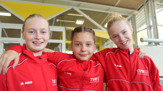 Erfolgreiches Rhnrad-Trio der DJK Wissen-Selbach: (von links) Lena Diederich, Christina Keller und Soraya Quast. (Foto: Verein) 