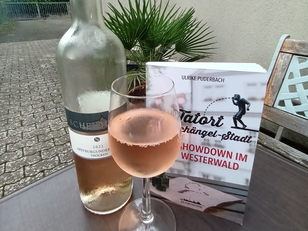 In Rengsdorf gibt es zur Lesung guten, regionalen Wein und leckeren Flammkuchen. (Foto: Ulrike Puderbach)