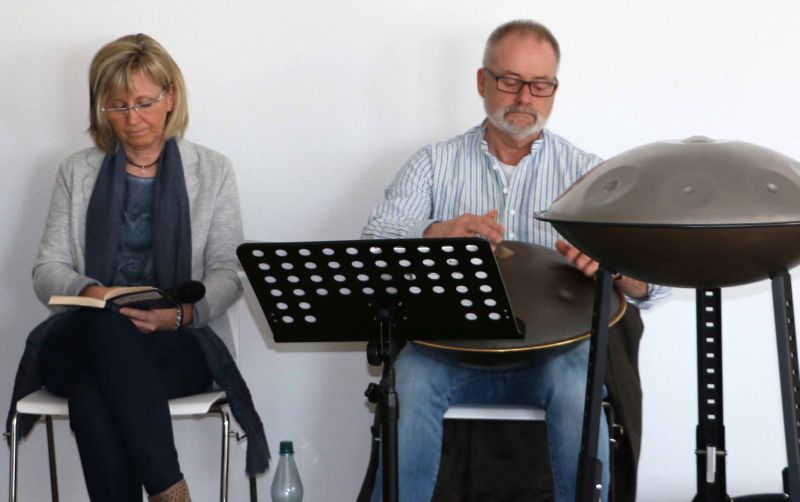 Lesung mit Michaela Abresch und Uwe Wagner mit der Hang. Foto: Veranstalter