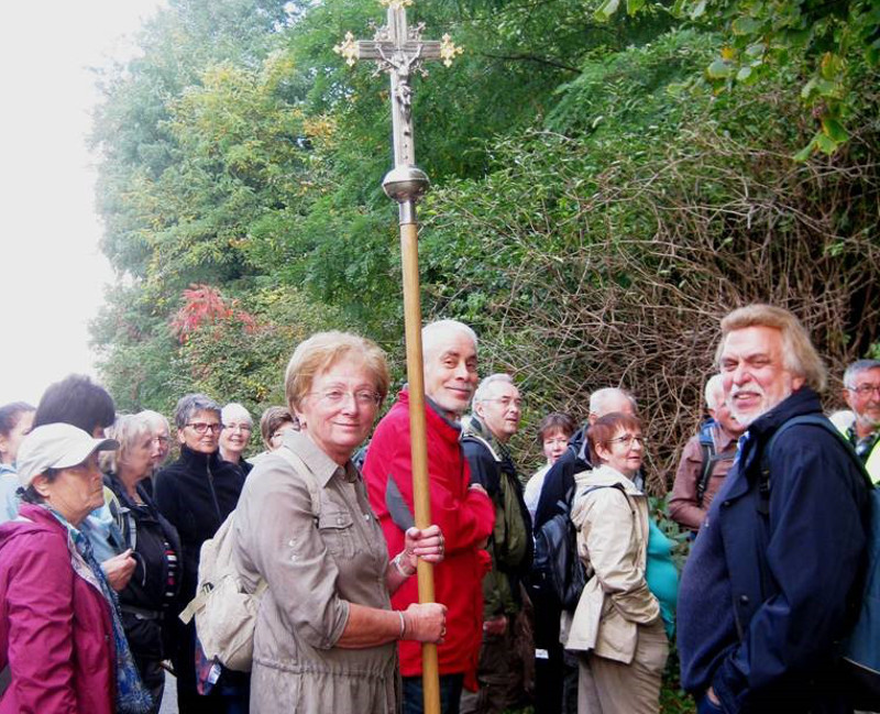 Rund 50 Pilger machten sich auf den Martinsweg. Foto: Privat