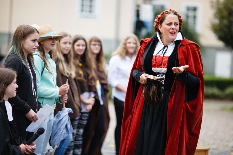 Charmante Luther-Gattin nimmt Wller mit auf eine bezaubernde Reise