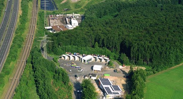 Herzstck der Neuwieder Abfallwirtschaft: Die Abfallentsorgungsanlage Linkenbach mit Auerschulischem Lernort, Wertstoffhof, Mechanisch-Biologischer Abfallbehandlungsanlage, Deponie und berdachter Nachrotte (von vorne nach hinten). Foto: privat