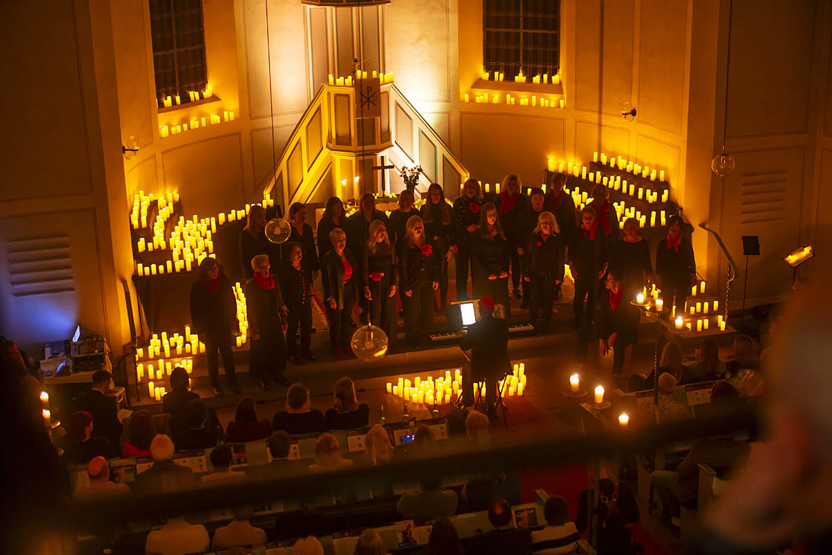 Erfolgreiches Candlelight Konzert des MGV Concordia Oberraden mit Kulinarik  