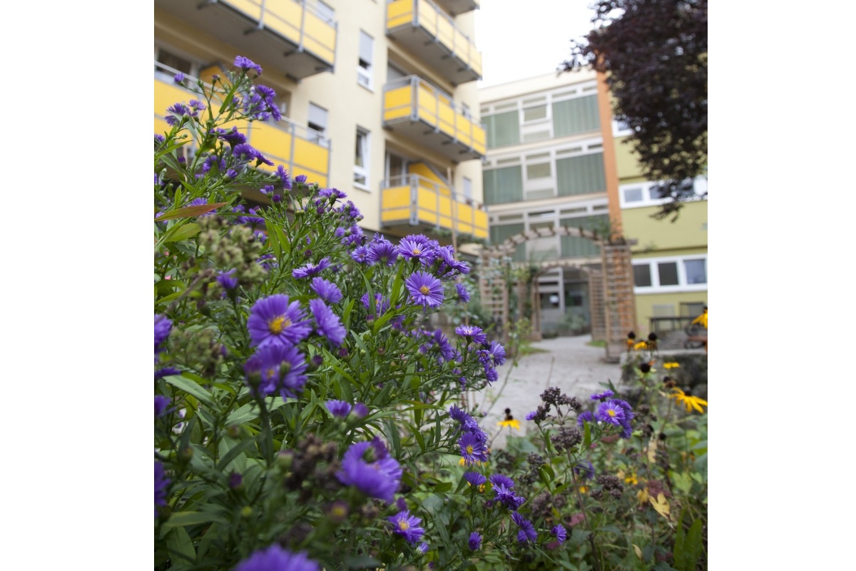 Jede der komplett sanierten Seniorenwohnungen im Marienhaus Seniorenzentrum Josef-Ecker-Stift verfgt unter anderem ber einen Balkon. (Foto: Anne Orthen)
