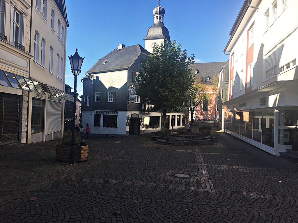 Der Wissener Marktplatz hat an Attraktivitt verloren - das soll sich knftig ndern. Foto: Regina Steinhauer 