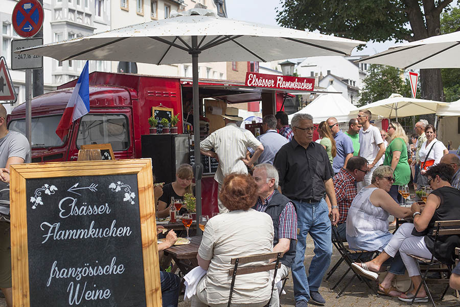 Nur selten wird der Marktplatz fr Mrkte genutzt, wie hier beim Franzsischen Markt. Foto: Wolfgang Tischler