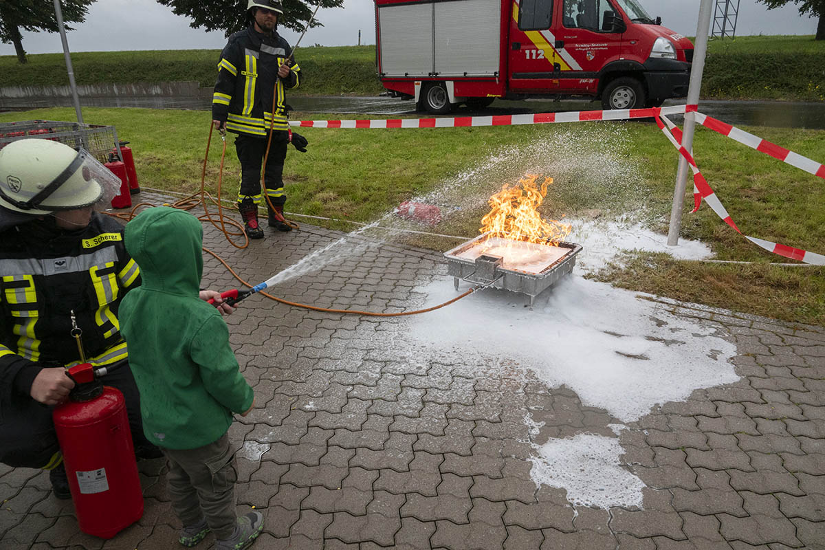 Trffner-Tag: Maus bei Feuerwehr Oberraden-Straenhaus zu Gast