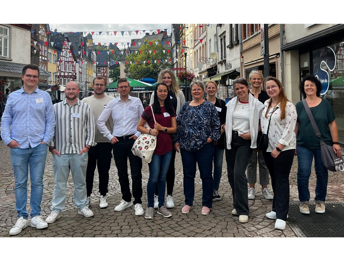 Die Erste Kreisbeigeordnete Gabriele Wieland fhrte die Gruppe der angehenden Mediziner durch Montabaur. (Foto: Kreisverwaltung / Bianca Vollmer)