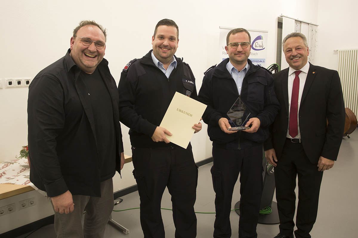 Freiwillige Feuerwehr Melsbach erhlt Ehrenamtspreis der VG Rengsdorf-Waldbreitbach