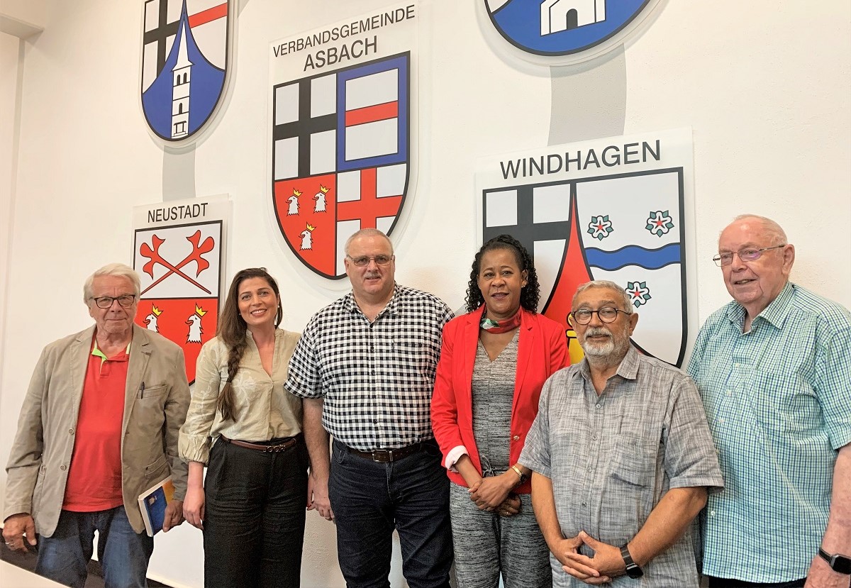 Von links nach rechts: Karl-Heinz Wlbert, Violeta Jasiqi (Beiratsvorsitzende), Hans-Peter Groschupf, Georginah Nussbaumer, Raffaele Zampella und Herbert Woidtke. Foto: Kerstin Schwanbeck-Stephan (Kreisverwaltung Neuwied)