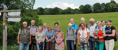 Kirchenchor Altstadt wanderte auf dem Missionsweg Nord-Nassau