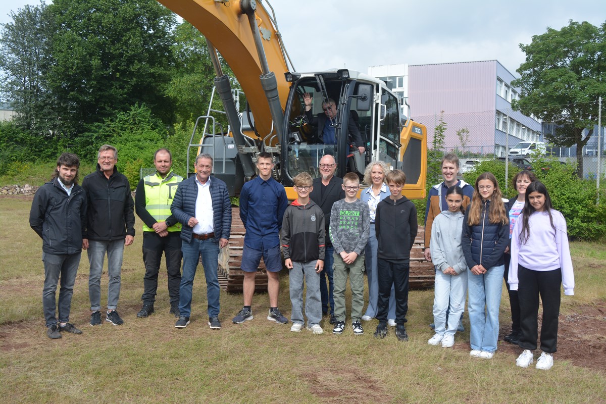 Auftakt zum Neubau: Der symbolische Spatenstich der Anne-Frank-Schule in Montabaur