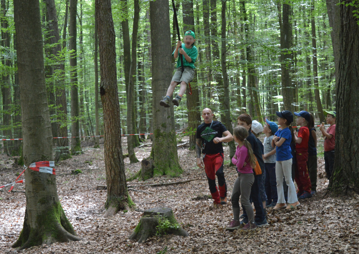 "Waldferien sind top"  so die einhellige Meinung der Mdchen und Jungen, die an der Wald-Ferienfreizeit im Montabaurer Stadtwald teilgenommen haben. (Foto: VG Montabaur)