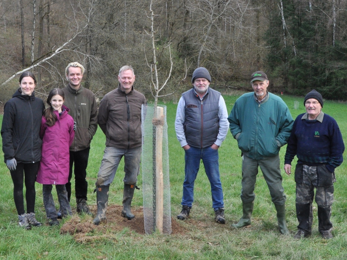 NABU-Gruppe Hundsangen legt erste Wildobstwiese an