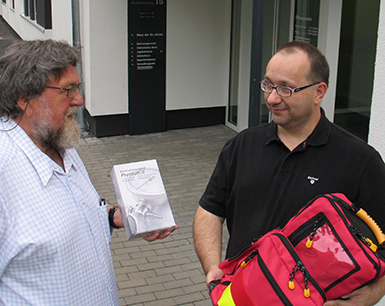 Stiftung des Ev. Kirchenkreises bergab Notfallrucksack