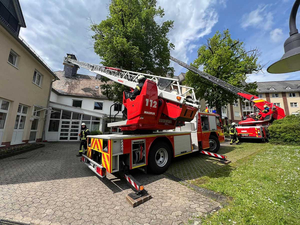 Drehleiterseminar der VG Rengsdorf-Waldbreitbach erfolgreich abgeschlossen