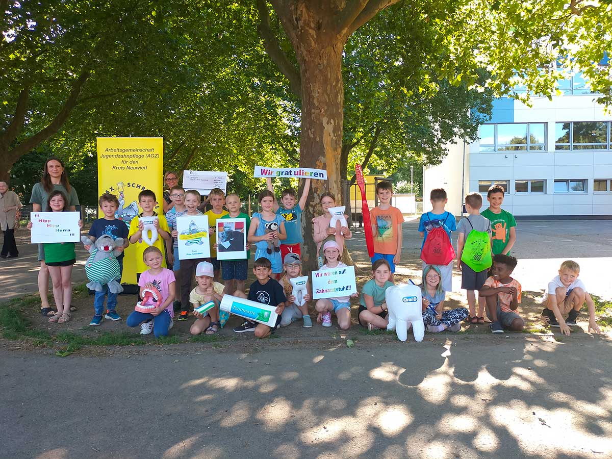 Mit gesunden Zhnen kann man noch besser strahlen. (Foto: AGZ Neuwied)