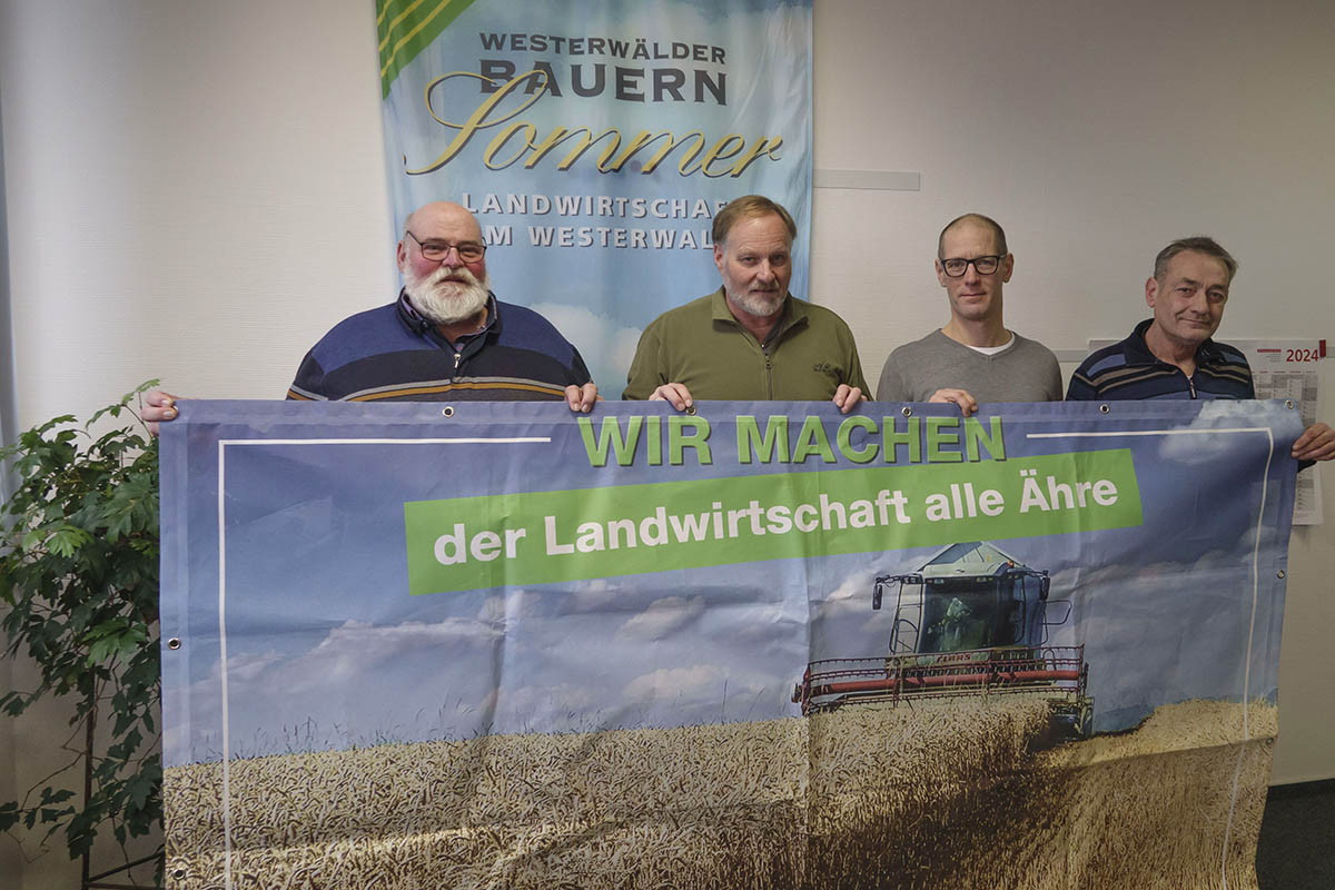 Von links: Kreisvorsitzende Ulrich Schreiber (Kreisbauern- und Winzerverband NR), Matthias Mller (Kreisbauernverband WW), Josef Schwan (Kreisbauernverband AK) und Markus Mille (Bauernverband Rhein-Nassau). Foto: Wolfgang Tischler