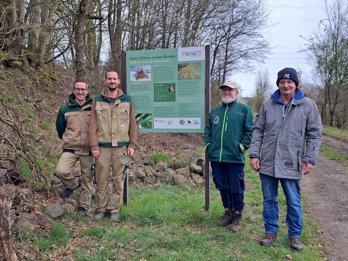 Maximilian Birkendorf, Kurator Zoo Neuwied, David Otte Obertierpfleger Zoo Neuwied, Heinz Klein und Robert Klein ANUAL e.V. (Fotos: ANUAL e.V.)