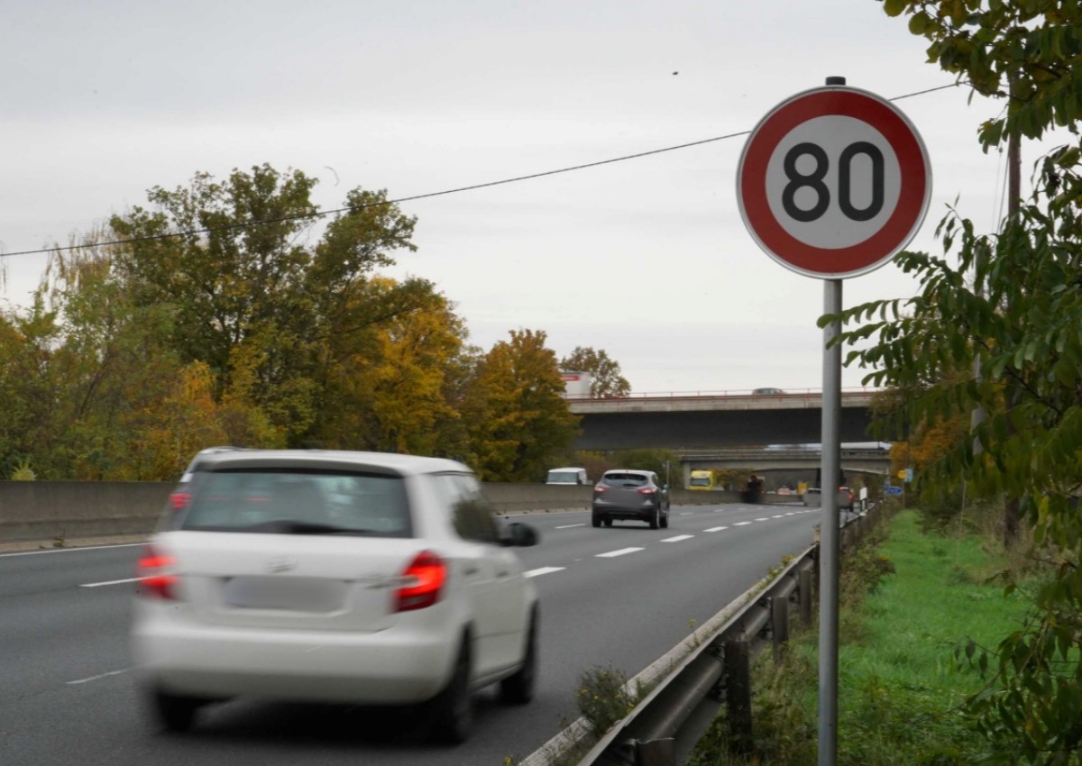 Von 100 km/h auf 80 km/h (Foto: Uwe Schumann)