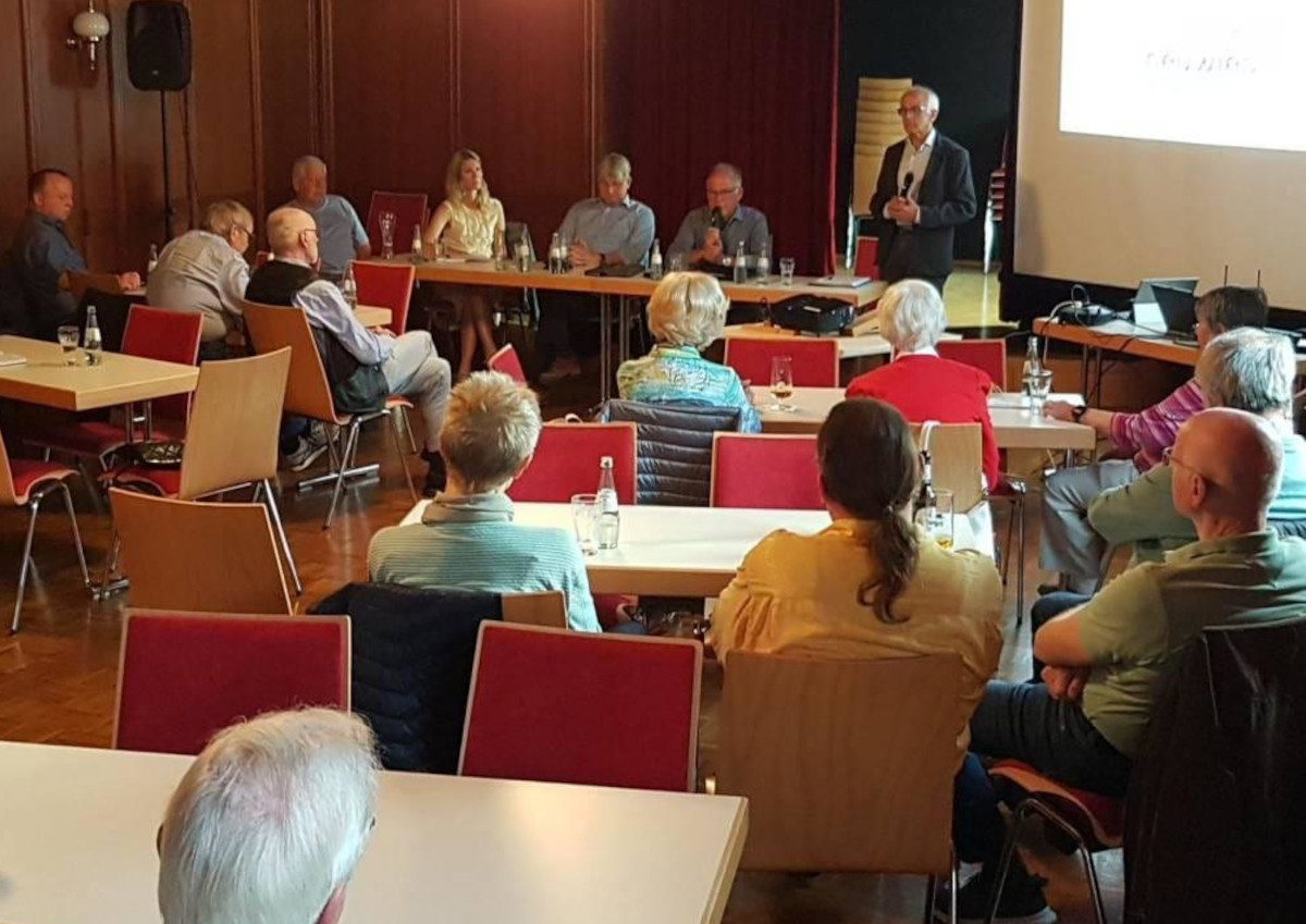 Beim Brgergesprch mit dem Ordnungsamt konnten die Neuwieder auf einige rgernisse aufmerksam machen. (Foto: Martin Monzen, CDU Ortsverband Neuwied)