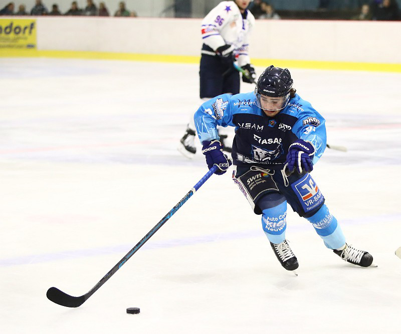 Maximilian Wasser setzte mit seinen Toren zum 1:0 und 5:2 fr Neuwied den Rahmen um den Bren-Sieg in Neuss. Foto: Verein
