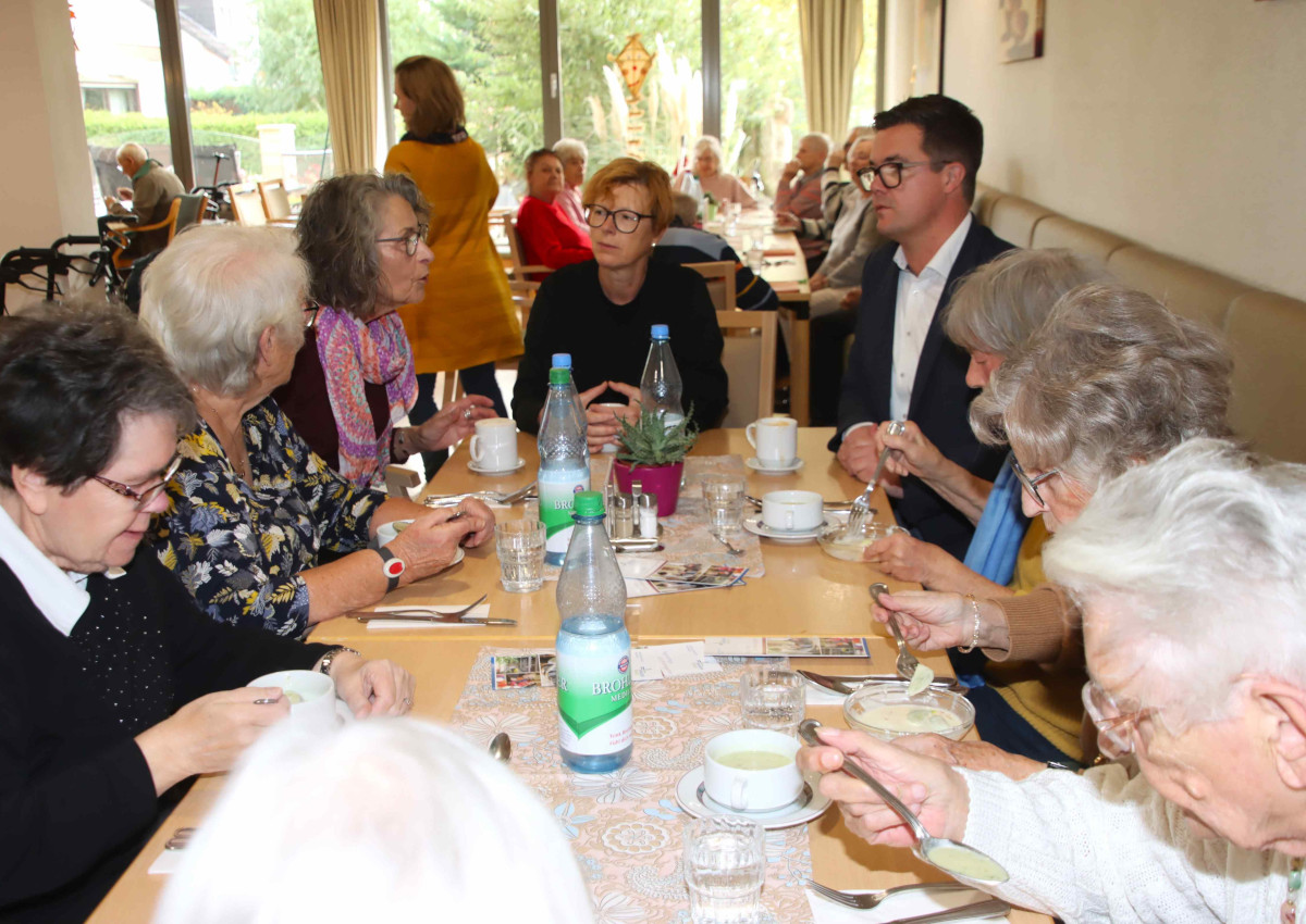 "Auf Rdern zum Essen" bringt Neuwieder Senioren zusammen