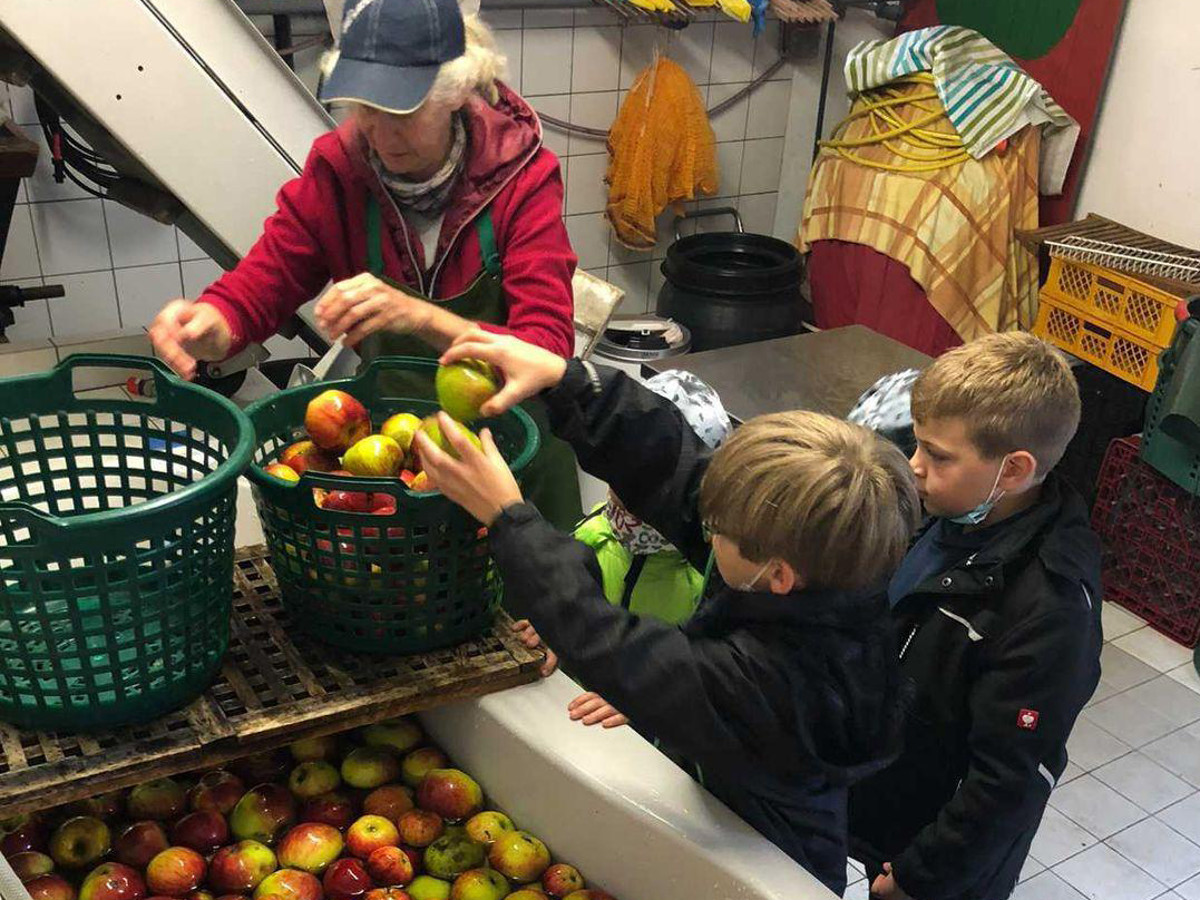 Apfelsaftpressen gehrte ins Herbstferienprogramm. (Foto: Privat)