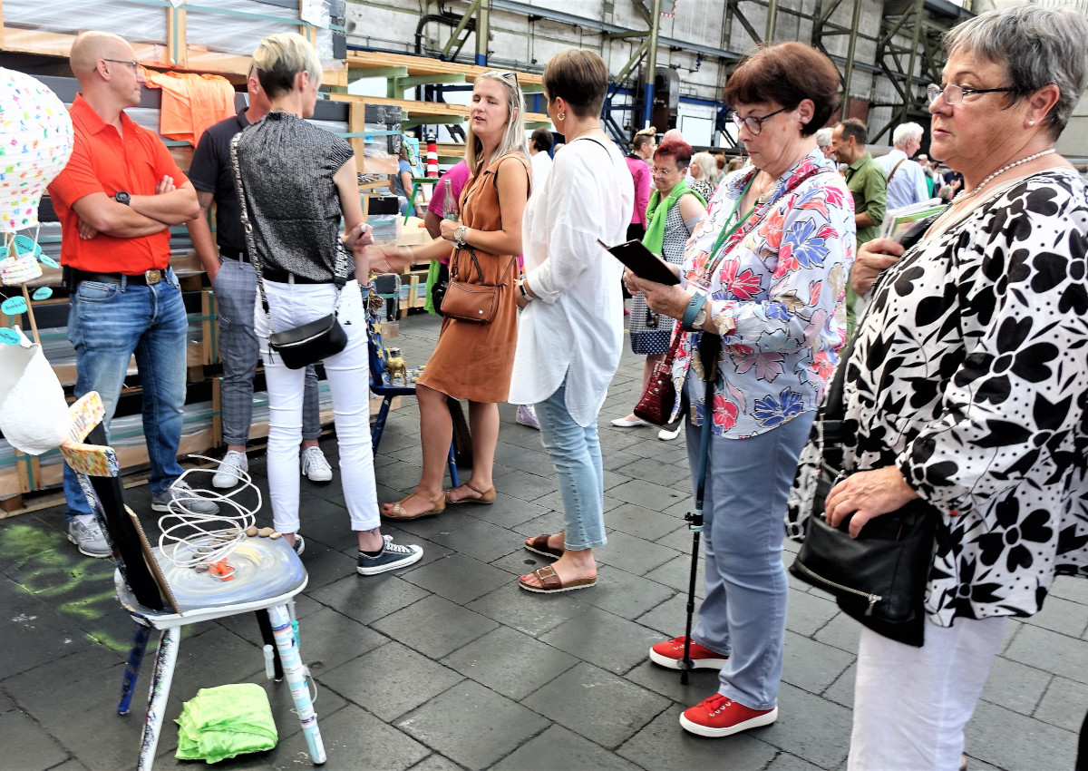 "44 Jahre - 44 Sthle": Frauenselbsthilfe Krebs feierte in Neuwied Jubilum