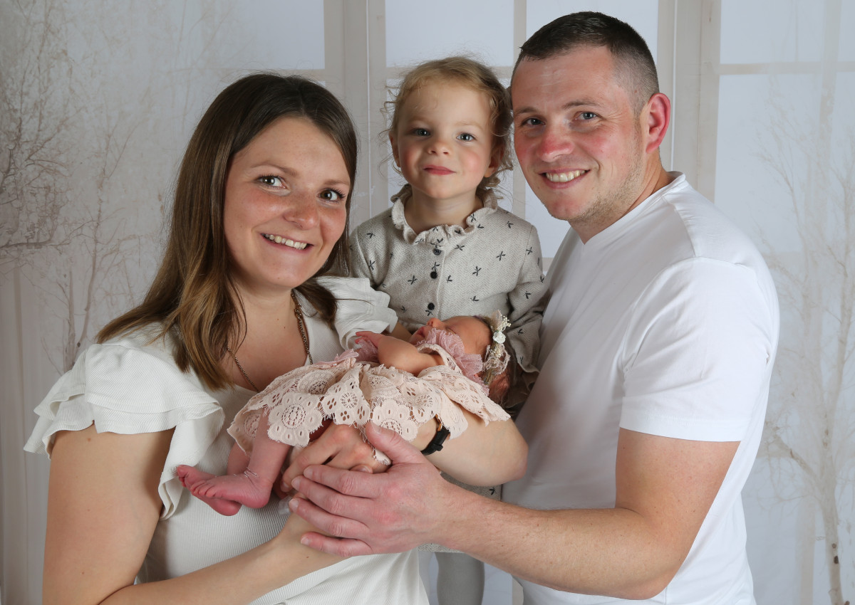 Mit der Geburt von Tchterchen Emily ist das Glck der Familie Mnch nun komplett. (Foto: Christiane Schlich)