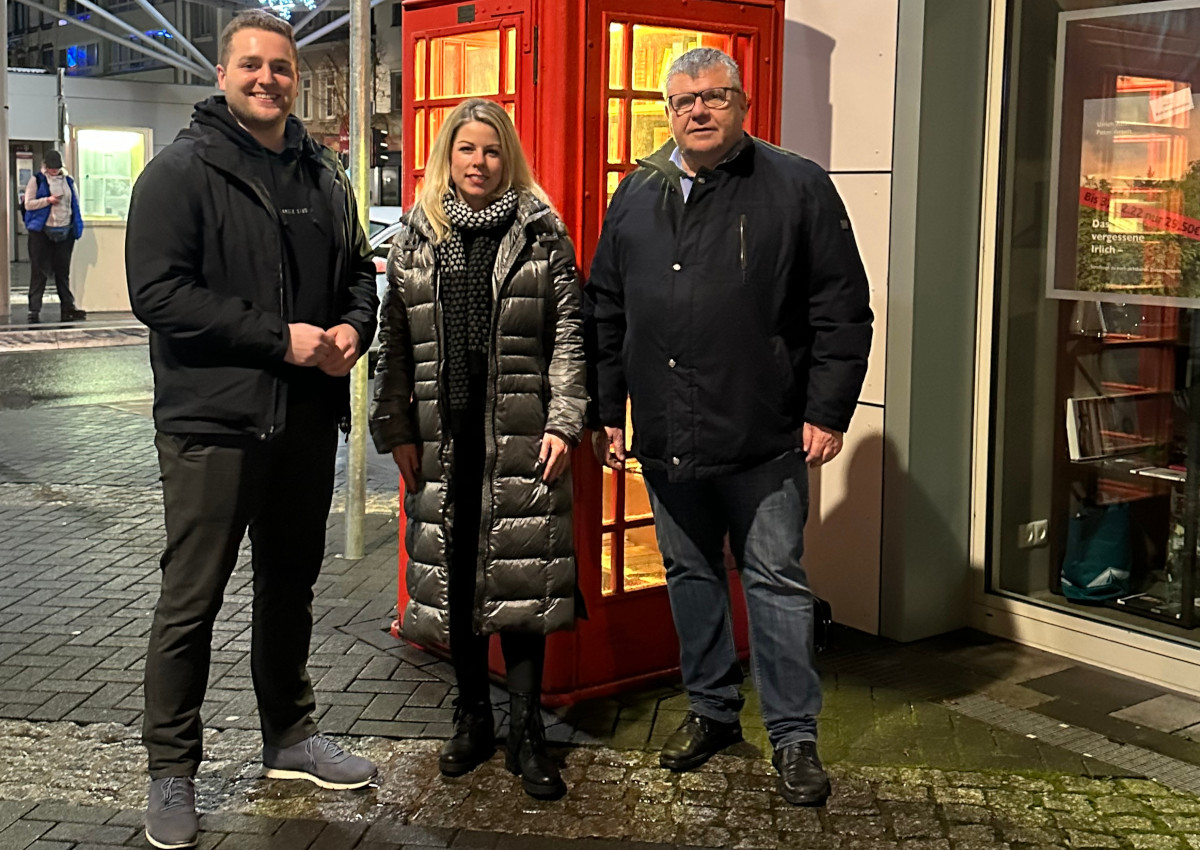 Die SPD-Landtagsabgeordnete Lana Horstmann und Bundestagsabgeordneter Martin Diedenhofen tauschten sich mit dem Ersten Kreisbeigeordneten Michael Mahlert als zustndigem Dezernenten fr Digitalisierung des Landkreises Neuwied ber das Programm aus.