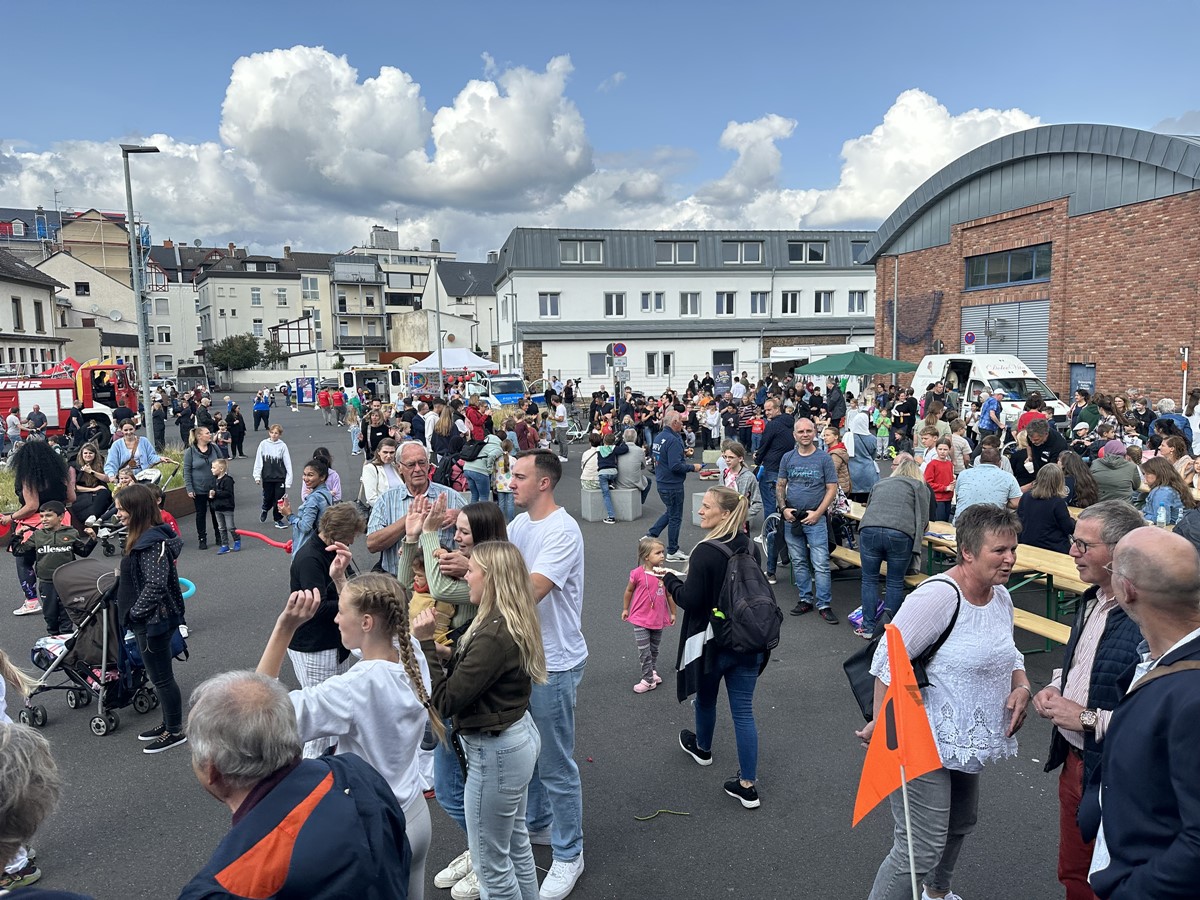 Mit einem Fest am BigHouse feierte Neuwied den Erhalt des Siegels als "Kinderfreundliche Kommune". (Fotos: Ulf Steffenfauseweh)