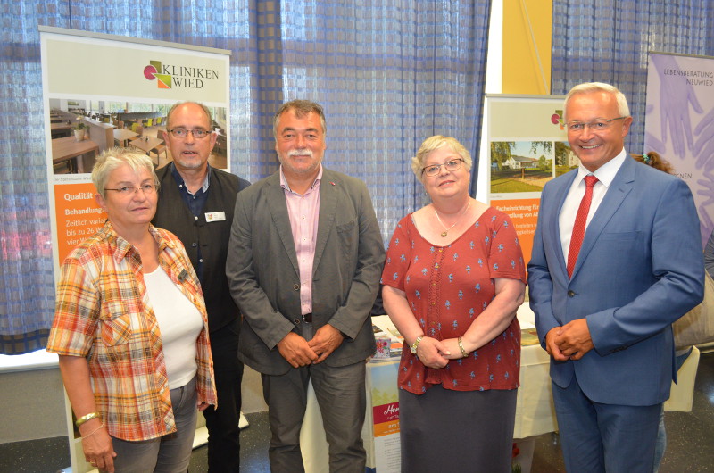 Von links: Gleichstellungsbeauftragte Doris Eyl-Mller, Psychiatriekoordinator Dr. Ulrich Kettler, Referenten Hans-Jrgen Maurer und Prof. Dr. Wilma Funke, Landrat Achim Hallerbach. Foto: KV Neuwied