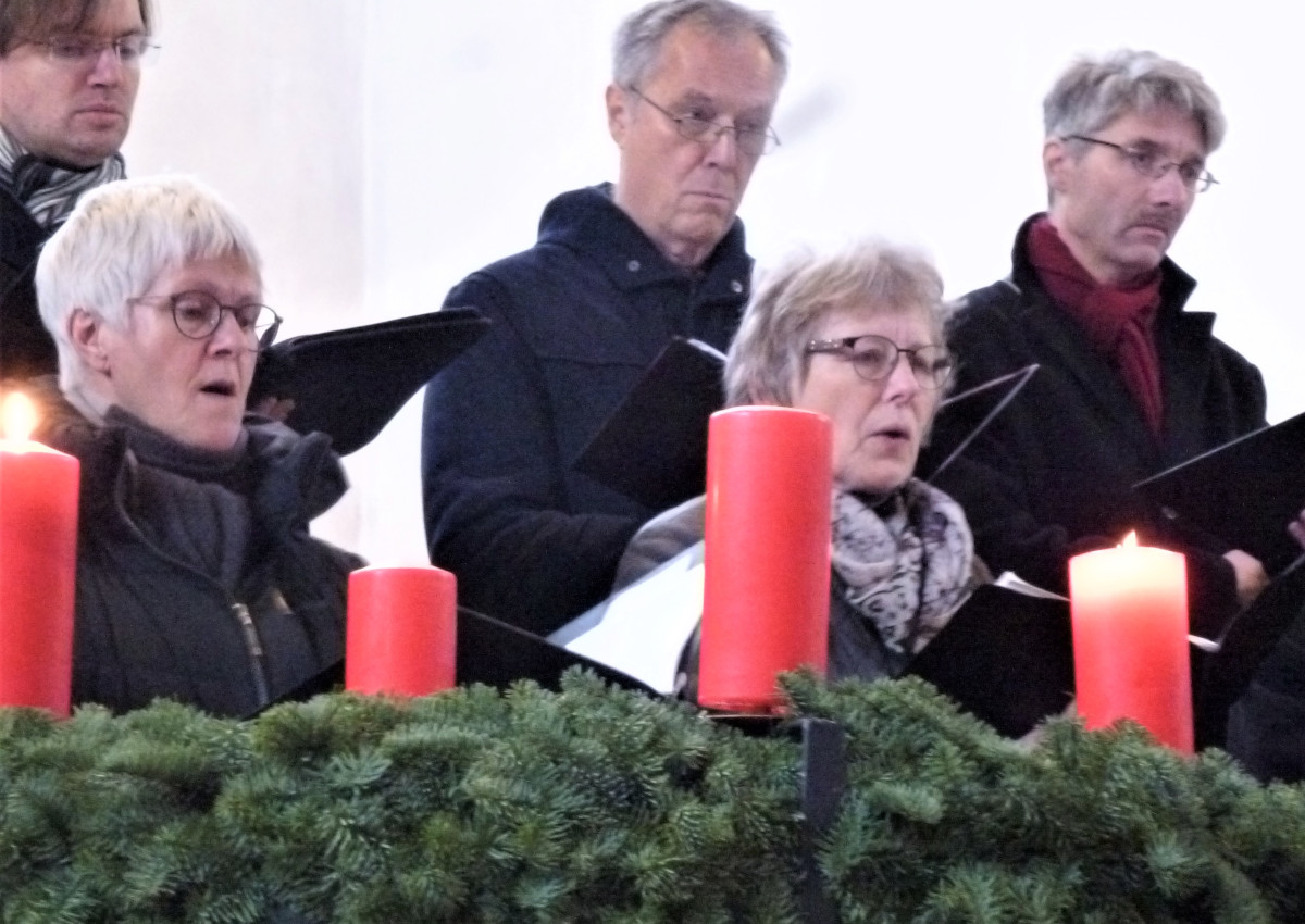 Nach dem Neuwieder Kammerchor folgte das Koblenzer Ensemble unter der Leitung von
Regionalkantor Thomas Sorger. (Fotos: Jrgen Grab)