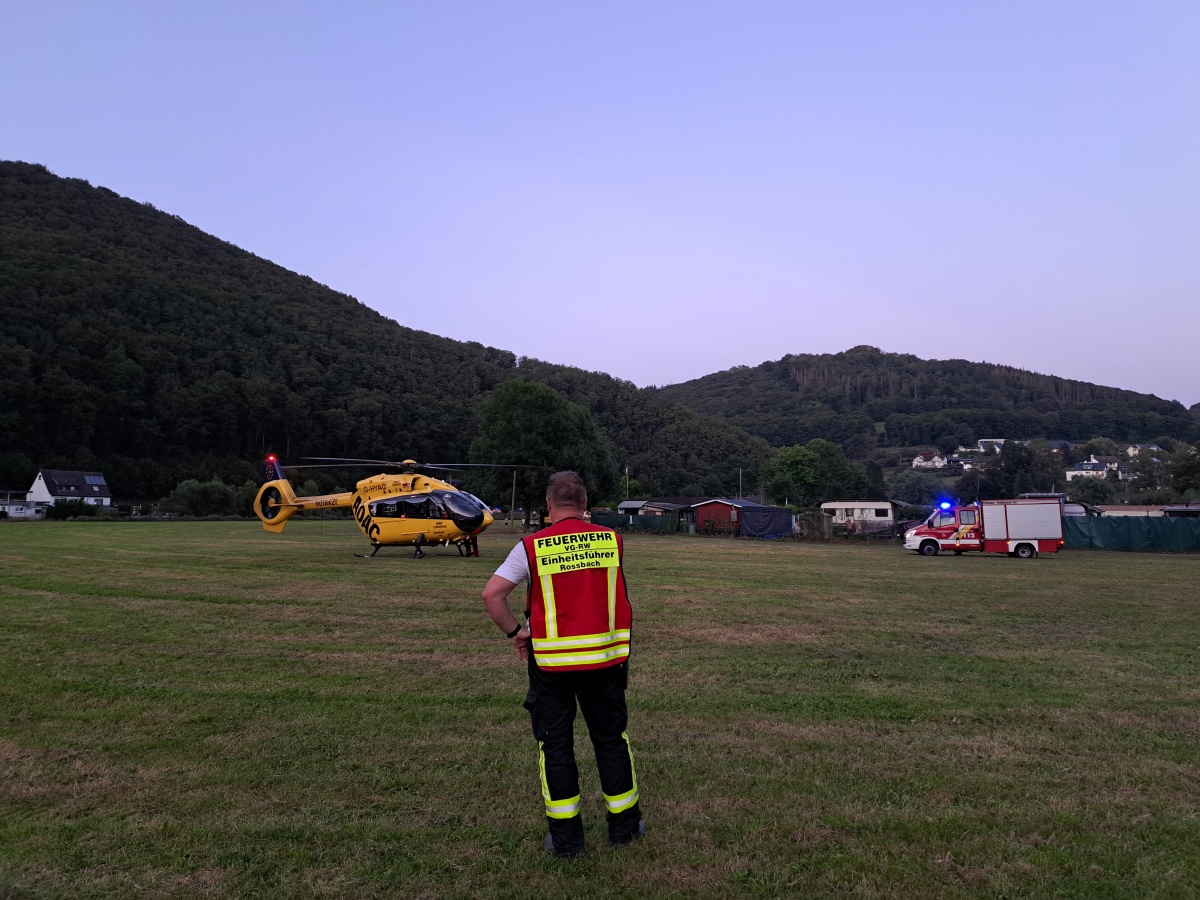 Feuerwehreinsatz nach abgestrztem Paraglider (Foto: Verbandsgemeinde Rengsdorf-Waldbreitbach/Wehrleiter Peter Schfer)