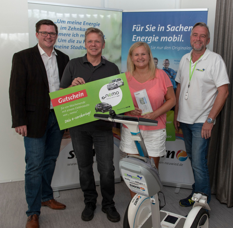 Hauptgewinne beim Dorffest Heimbach-Weis im Zeichen der E-Mobilitt