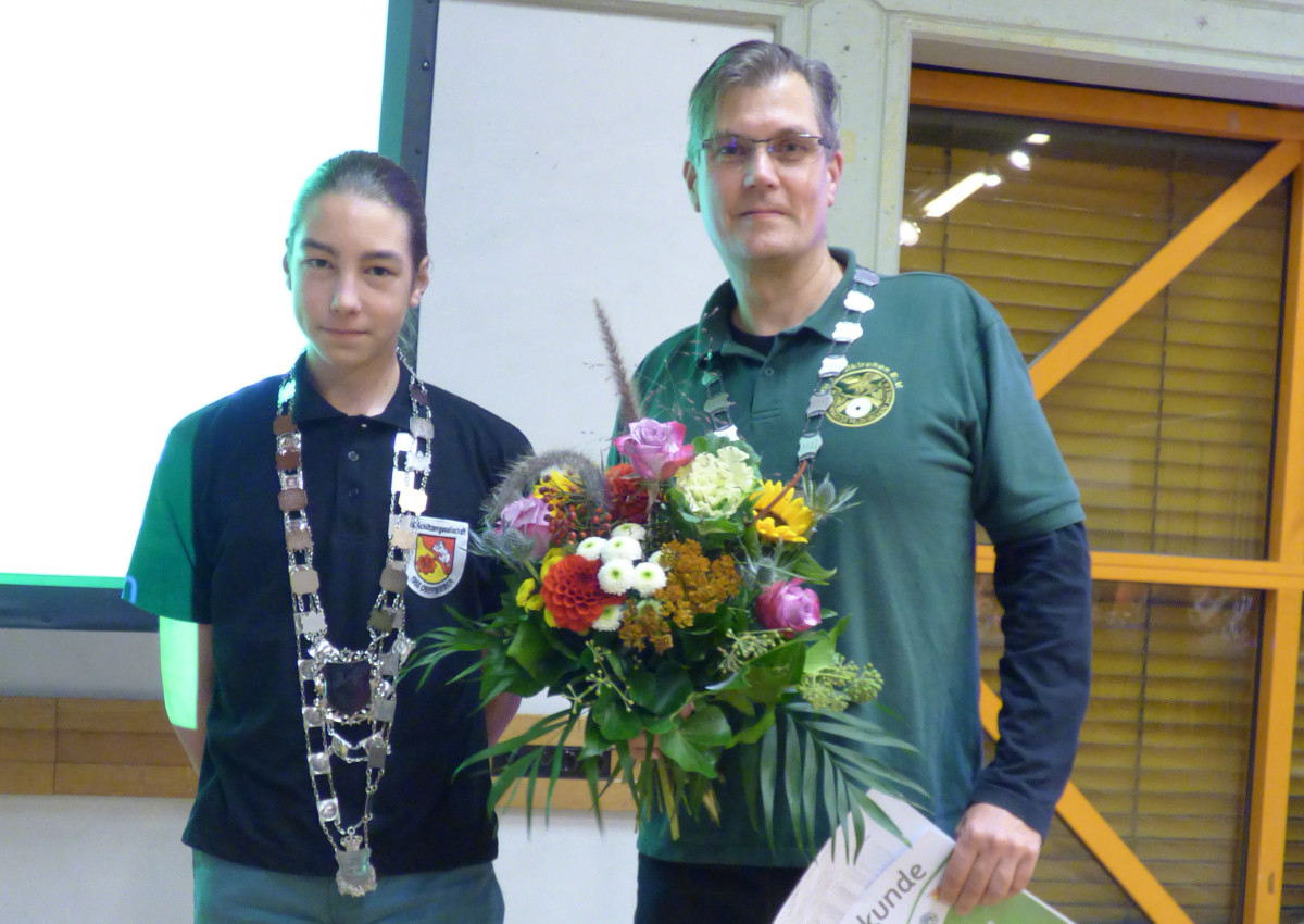 Sie sind fr ein Jahr Stadtknige von Neuwied: Maro Tamke (l.) von der KKSG Oberbieber und Martin Ternes von der Schtzengilde Feldkirchen. Foto: Hans Hartenfels