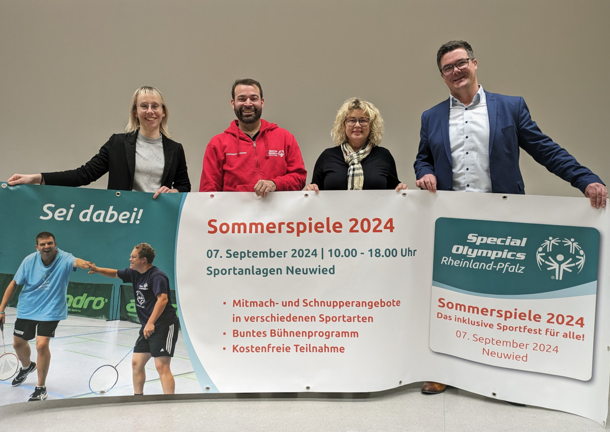 Melanie Brumm (Geschftsfhrerin SOP RLP) und Francisco Galante (Athletensprecher SO RLP), Leiterin des Amtes fr Schule und Sport, Sandra Thannhuser und Brgermeister Peter Jung beim Infoabend. (Foto: Sandra Mette)