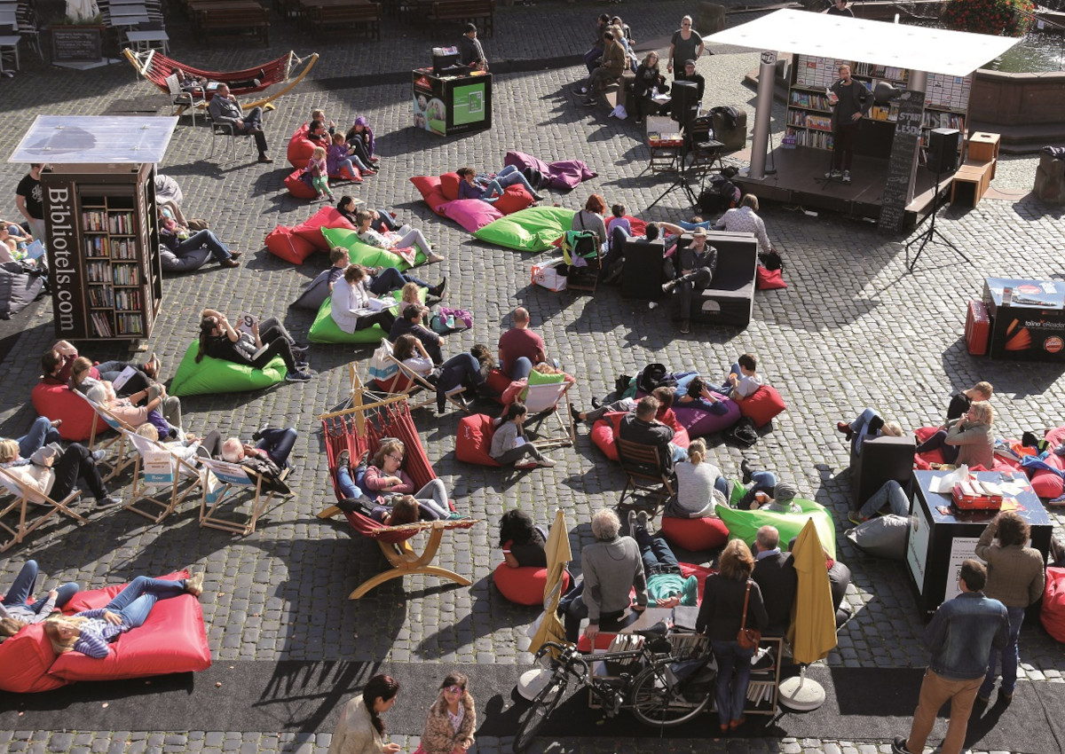 Bchertrme und gemtliche Leseecken sollen den Marktplatz beim "StadtLesen" im kommenden Jahr so richtig gemtlich machen. (Foto: StadtLesen / Ideenwerkstatt)