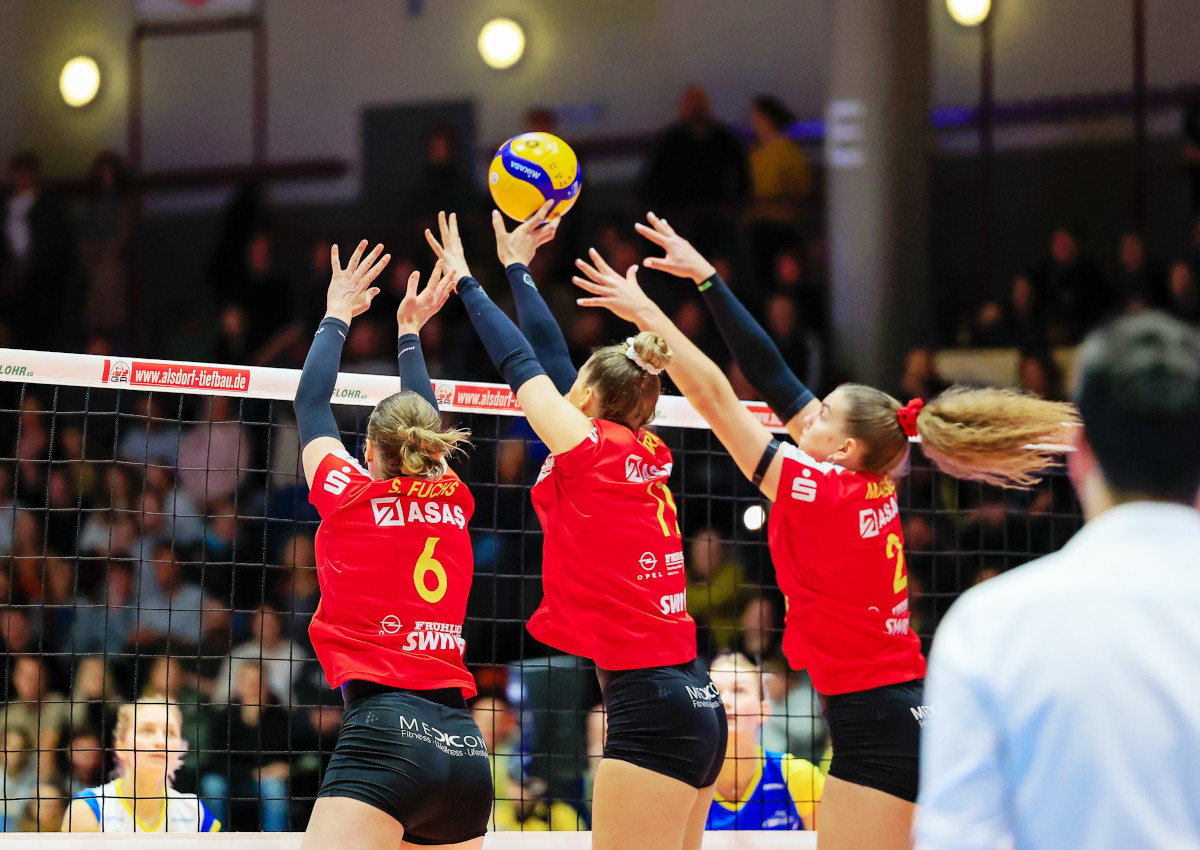 Deichstadtvolleys in der CGM-Arena: Top-Atmosphre und klare Niederlage