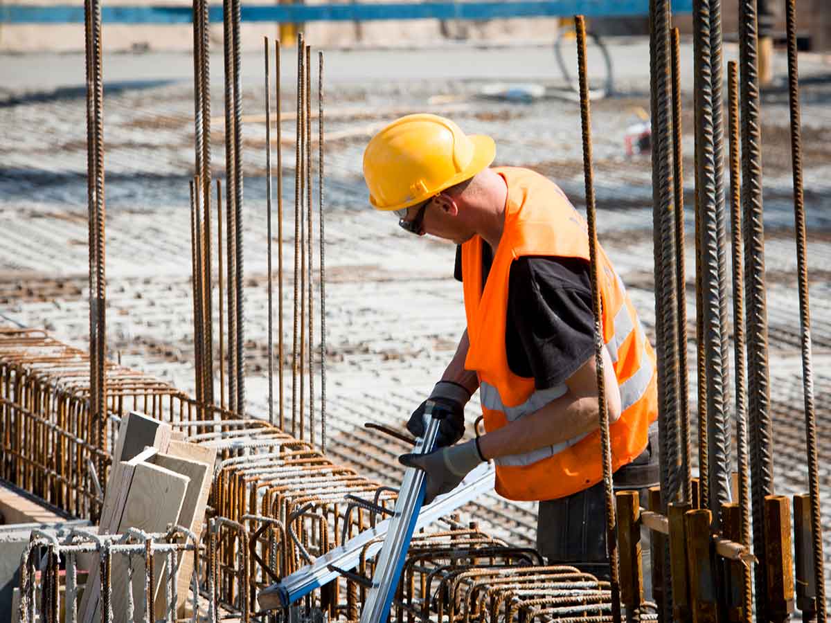 Wer auf dem Bau arbeitet, hat auch in Pandemie-Zeiten alle Hnde voll zu tun. Doch nach
Beobachtung der IG BAU sind viele Beschftigte deutlich unterbezahlt. (Foto: IG BAU / Tobias Seifert)