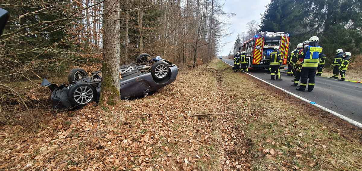 Aktualisiert: schwerer Verkehrsunfall auf der K 61