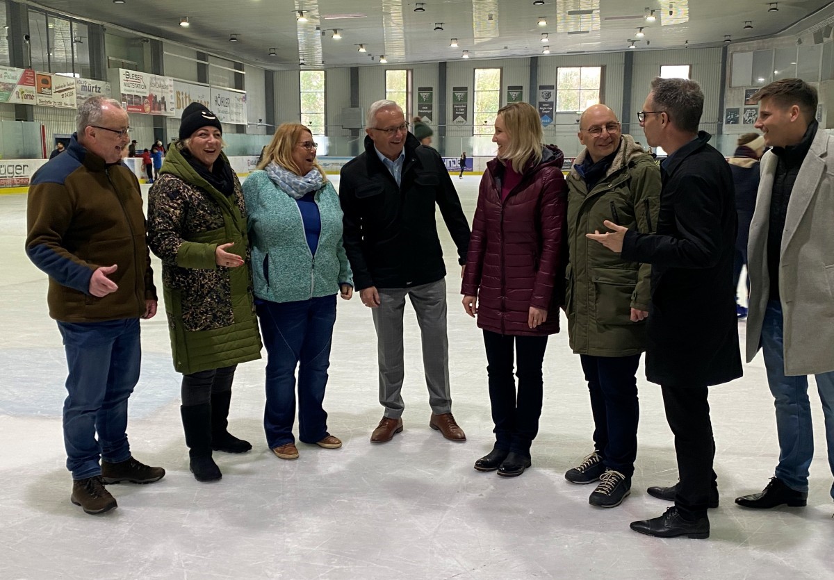 "Azubi-Speed-Dating On Ice": Von der Eisbahn zum Ausbildungsplatz in Neuwied