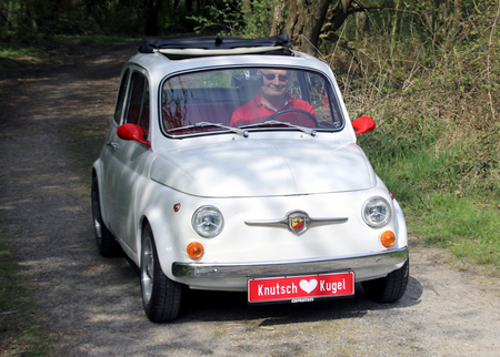 Mit einem kleinen Oldtimer durch das Kannenbckerland? Das ist mglich. Darauf weist die Kannenbckerland-Touristik hin. (Foto: Veranstalter)