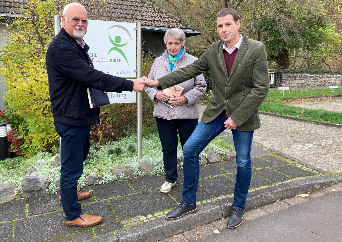 Oberbieberer Vereine spenden Erls der Jubilums-Wandertage an Kinder- und Jugendhilfe