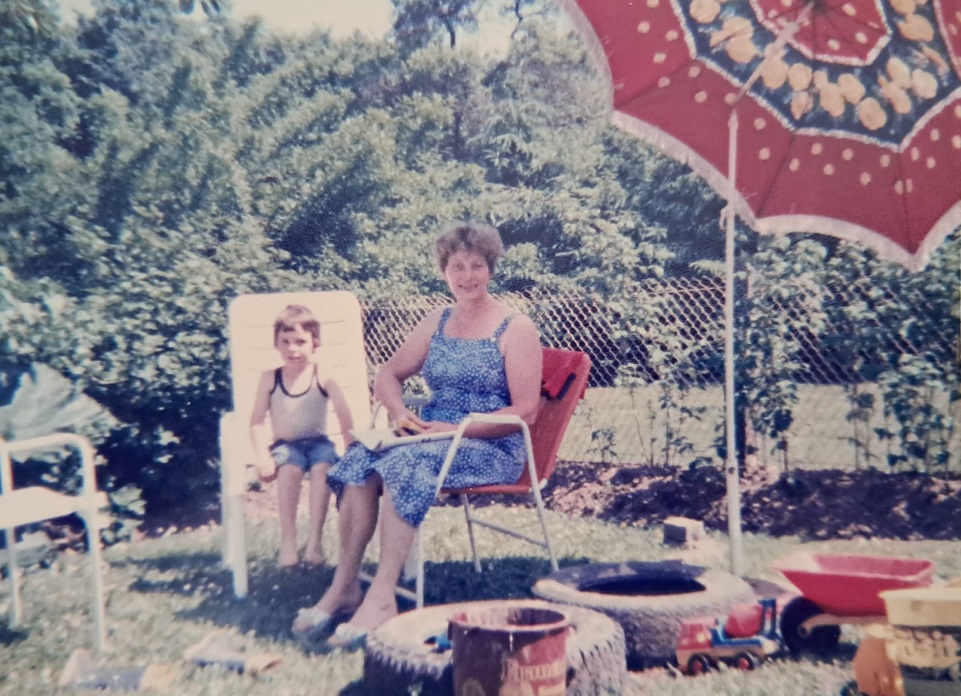 Die 1980er Jahre in Omas Garten (Foto: privat)