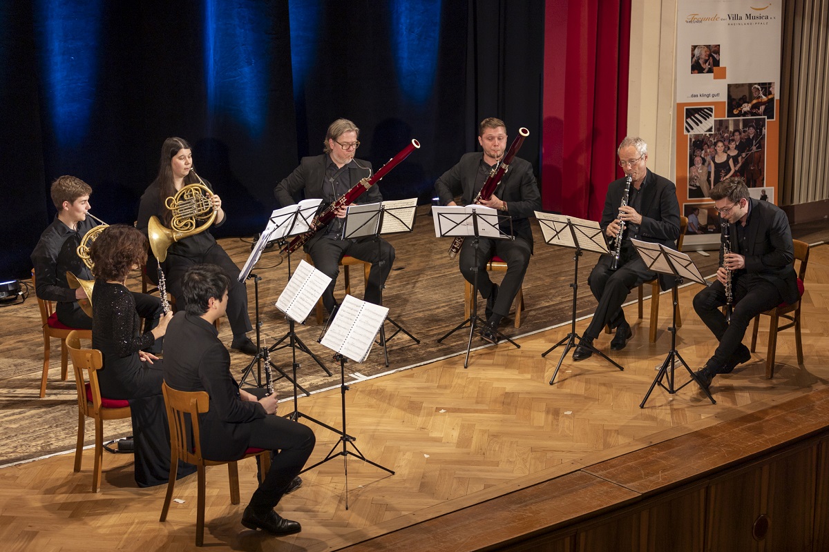 Das Trio Roseau sowie fnf junge Stipendiaten begeisterten auf ganzer Linie. (Foto: Peter Marcel Schneider)