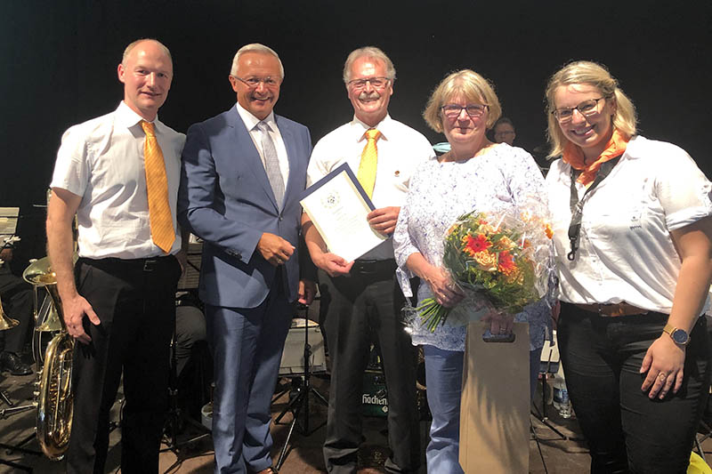 Musikverein Wiedklang Waldbreitbach ehrt Helmut Juhr  